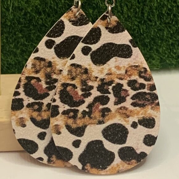 Leopard Print Earring, Animal Print Jewelry, Leopard Earring, Gift Idea, Safari - Picture 2 of 5
